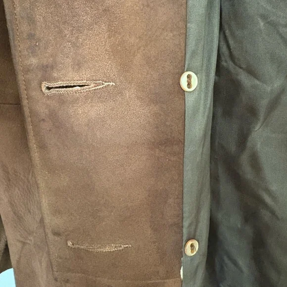 Elegant Brown Double-Breasted Women's Coat - Picture 5 of 6